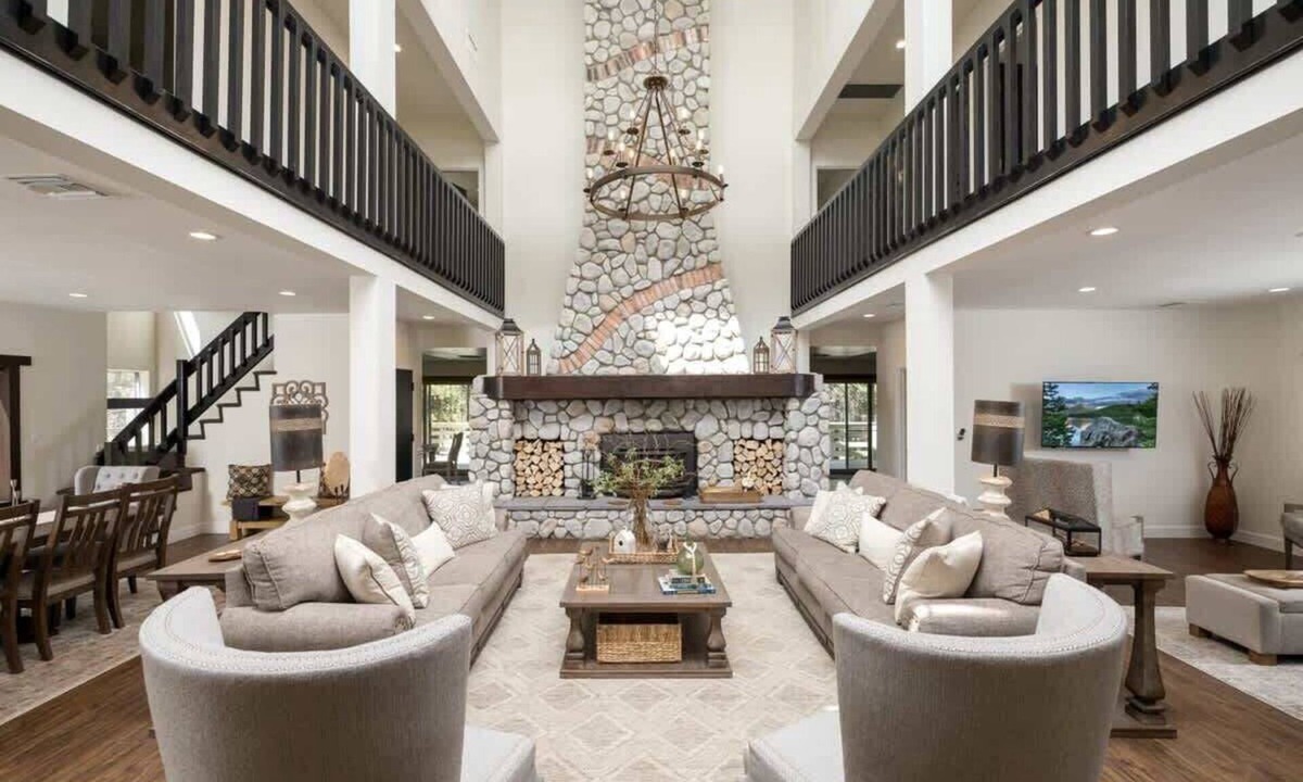 Evergreen Estates House | Private Luxury Big Bear Lodge. Hot Tub. Game Room