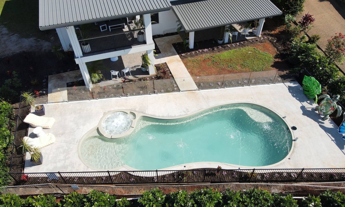 Mission Beach Villa | Private Luxury Villa with Resort Pool