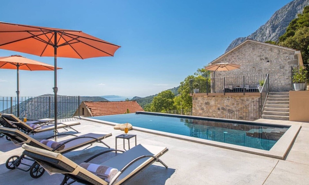 Zaostrog Villa | Private Luxusvilla mit beheiztem Pool, großem Garten & Meerblick, Privatsphäre.