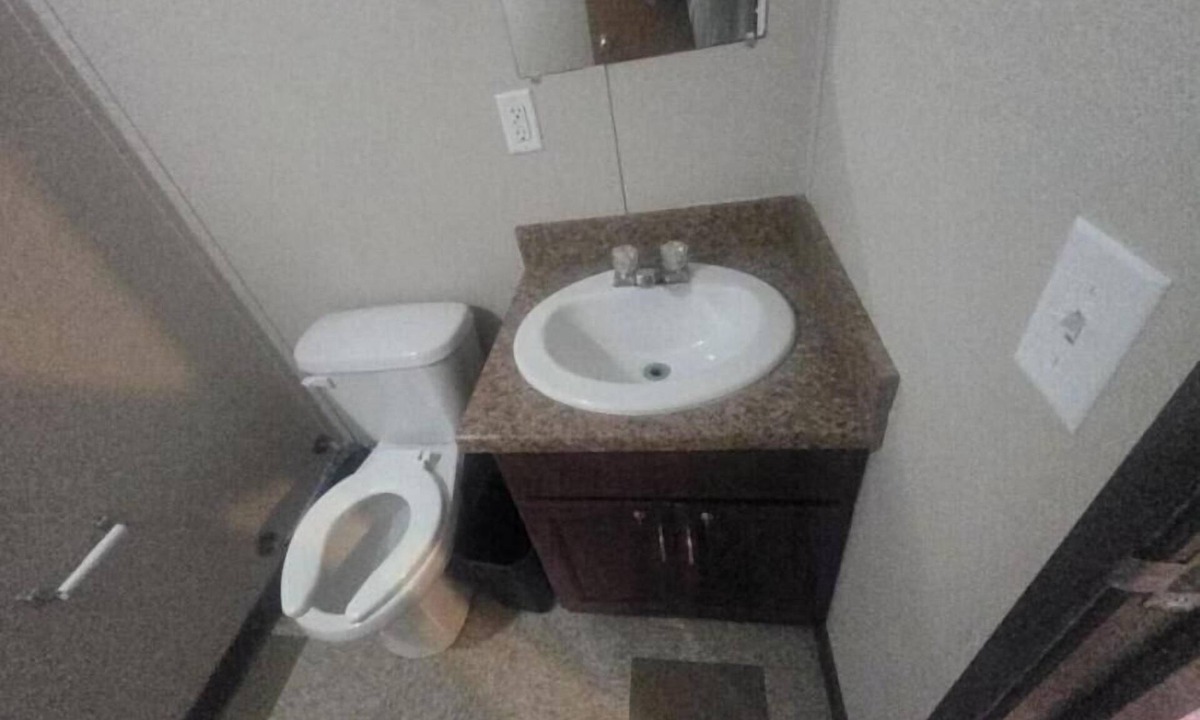 Vealmoor Cabin | Private Mancamp Room in the Permian Basin - WiFi, TV, En-Suite Bath