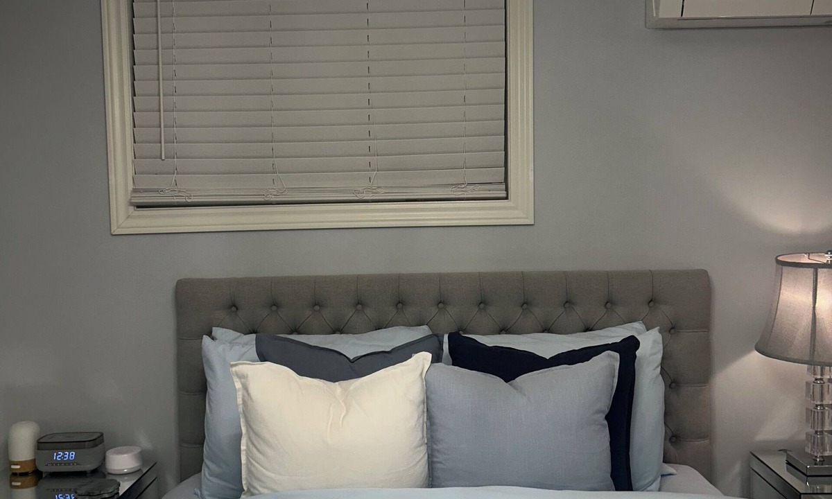 London House | Private Modern Suite