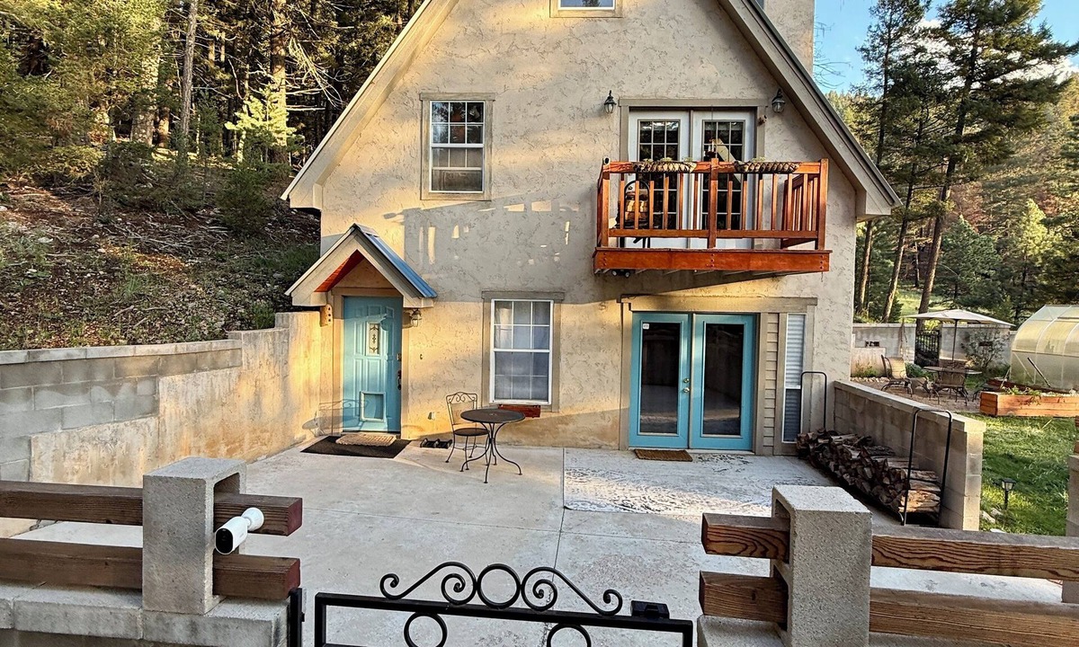 Cloudcroft Cottage | Private Mountain Cottage on n4 acres in the Lincoln National Forest