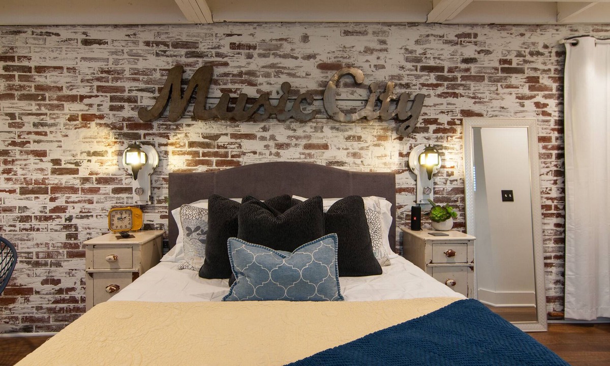 Merry Oaks House | Private Music City Suite, Private Entry, minutes from downtown!