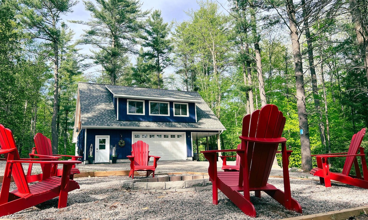 Seguin Cottage | Private Muskoka Forest Retreat | Hot Tub | Rosseau