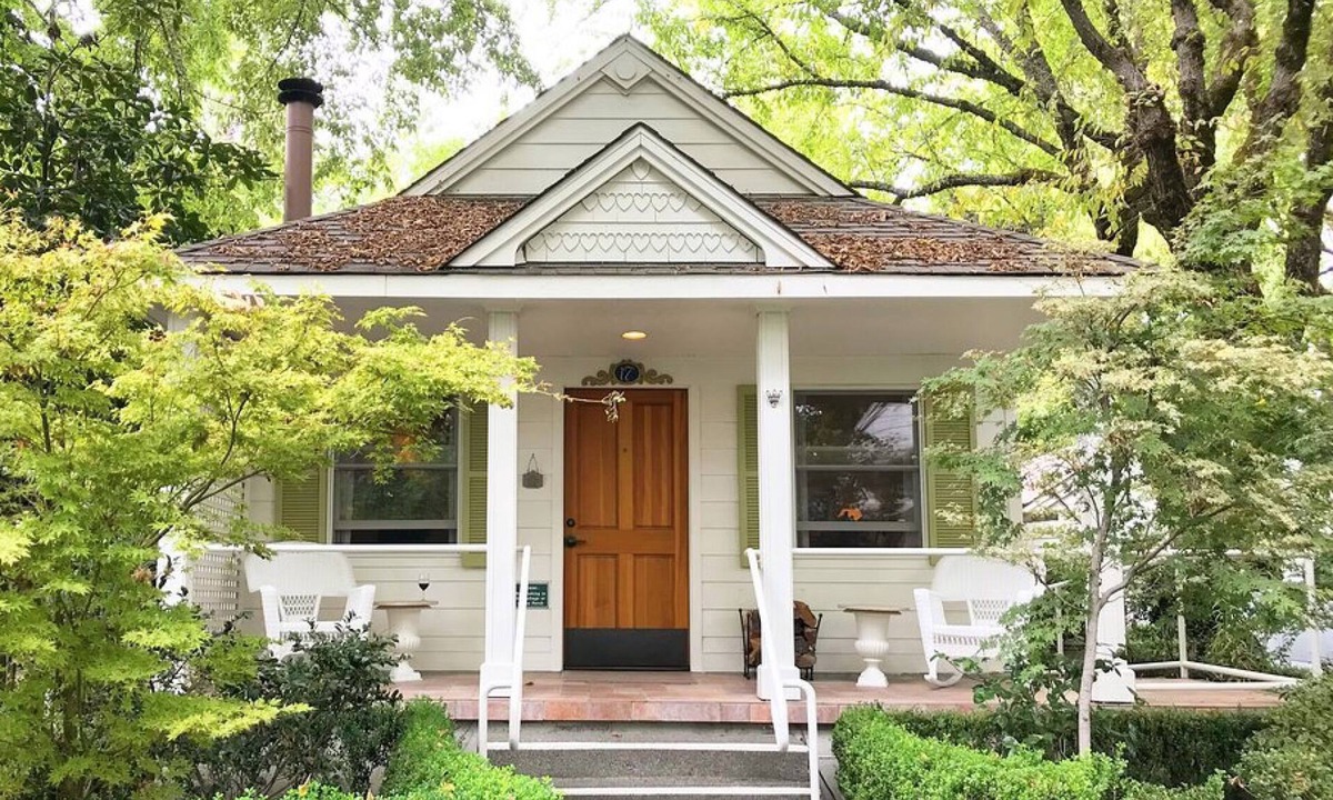 Calistoga Cottage | Private Napa Valley Cottage, Peaceful, Walkable & Thoughtfully Designed