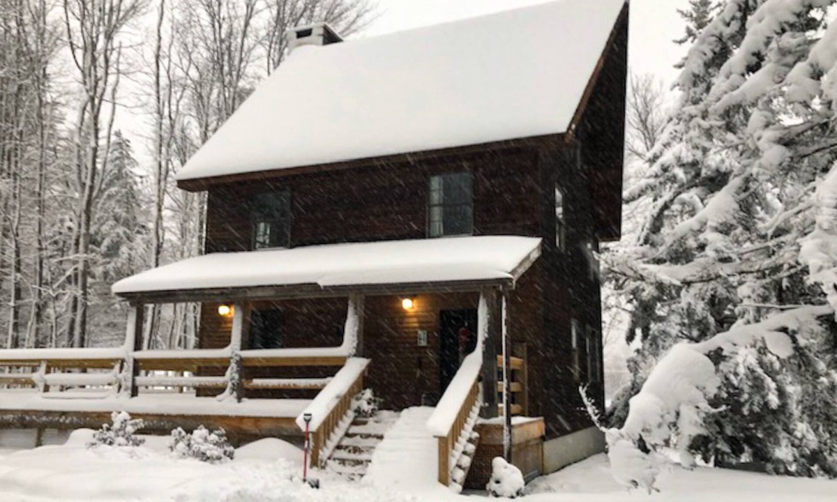West Bridgewater House | Private, new home near Skyeship gondola with four fireplaces, washer/dryer, WiFi
