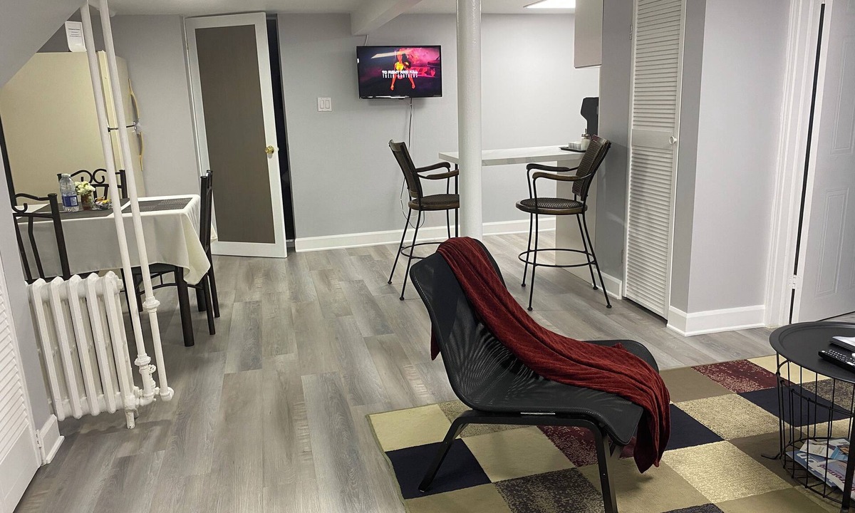 Clairlea House | Private one-bedroom apartment with separate entrance + free parkingn