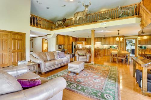 Grand Rivers House | Private Pond & Lake! 220-Acre Retreat in Smithland