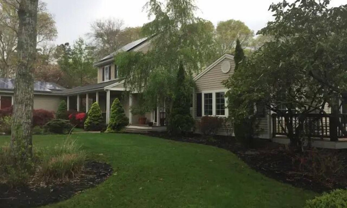 East Falmouth House | Private Pond side in Falmouth