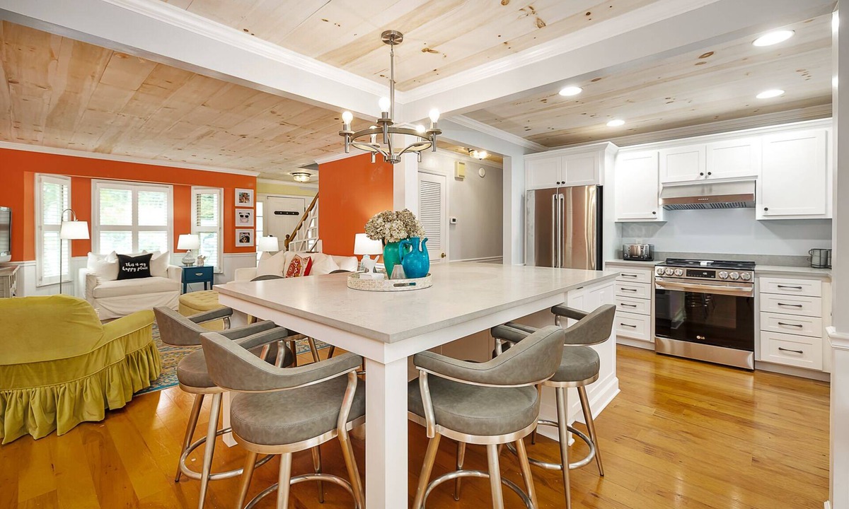 Saint Simons Heights House | Private Pool! Quiet Neighborhood Location, Bike to Beach, Close to Shopping & Restaurants