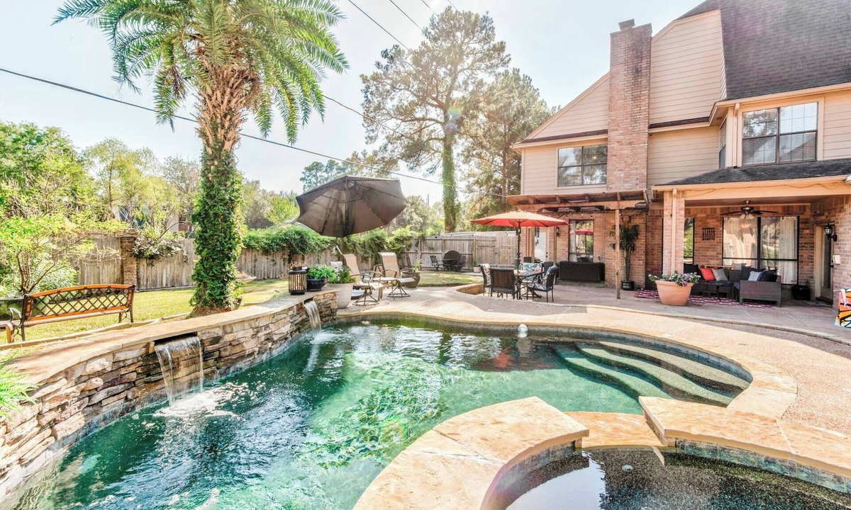 Memorial Northwest House | Private Pool and Spa, Spacious and Elegant, and Centrally Located Huge Estate