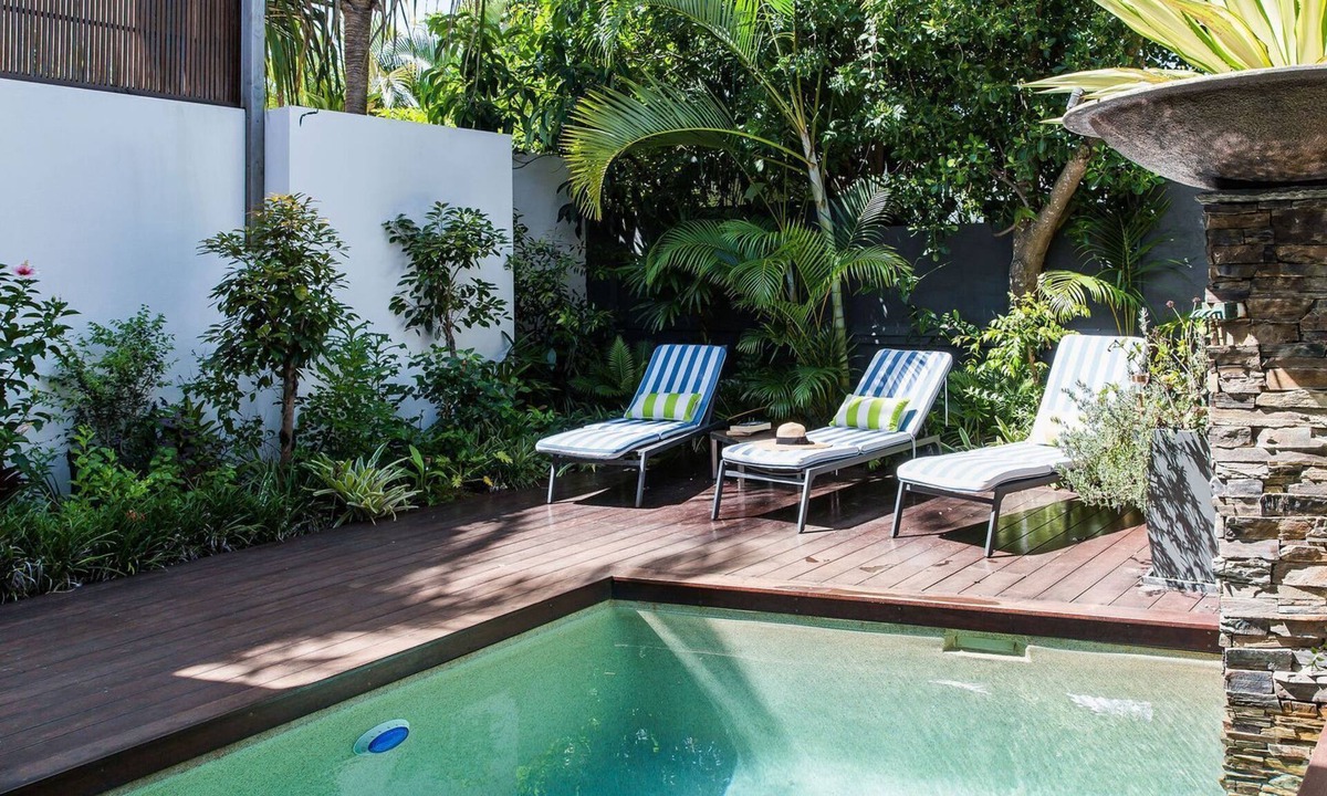 Sunshine Beach Villa | PRIVATE POOL - DECKS - WALK TO BEACH