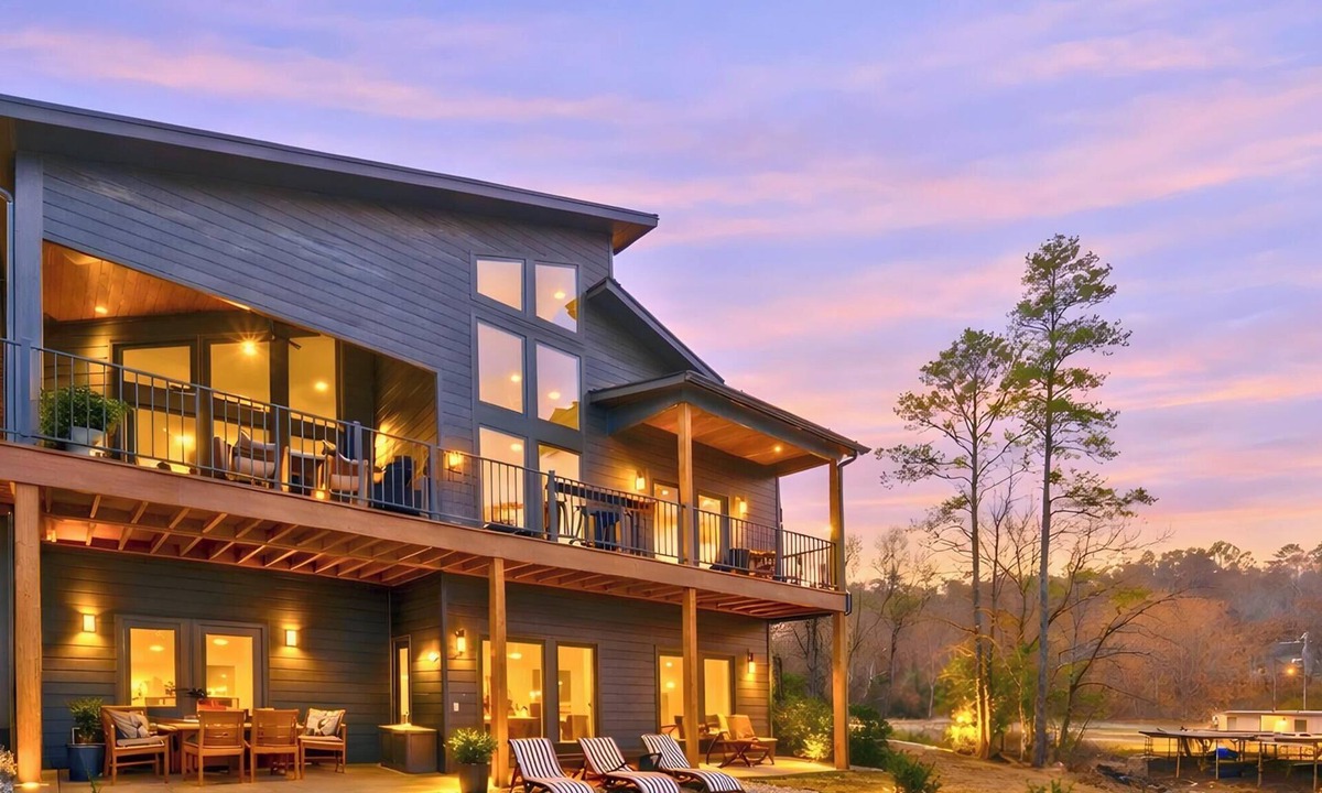 Hot Springs House | Private Pool, Dock, Movie Room on Lake Hamilton