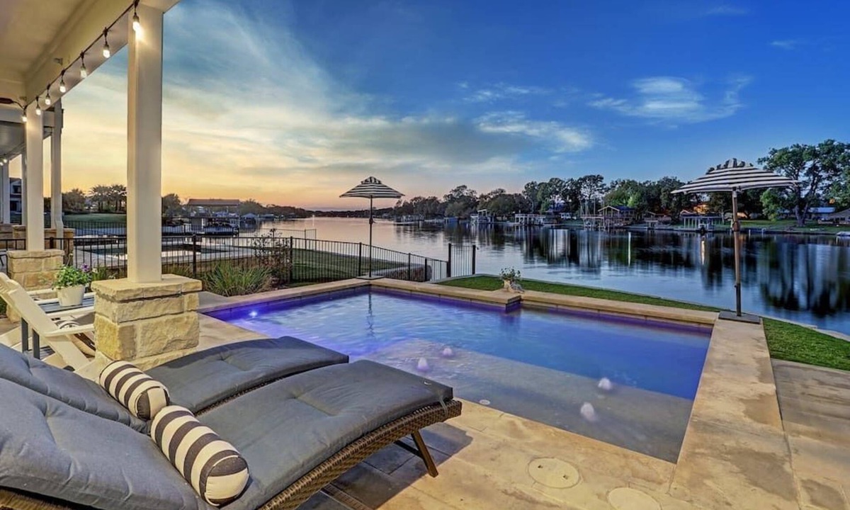 Kingsland House | Private Pool, Elevator, Kayaks, Pickleball, Golf, Fishing, Boat Rental, Sunsets!