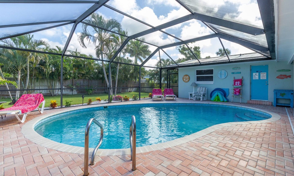 Forest Isles House | Private Pool Home, Walk to Beach