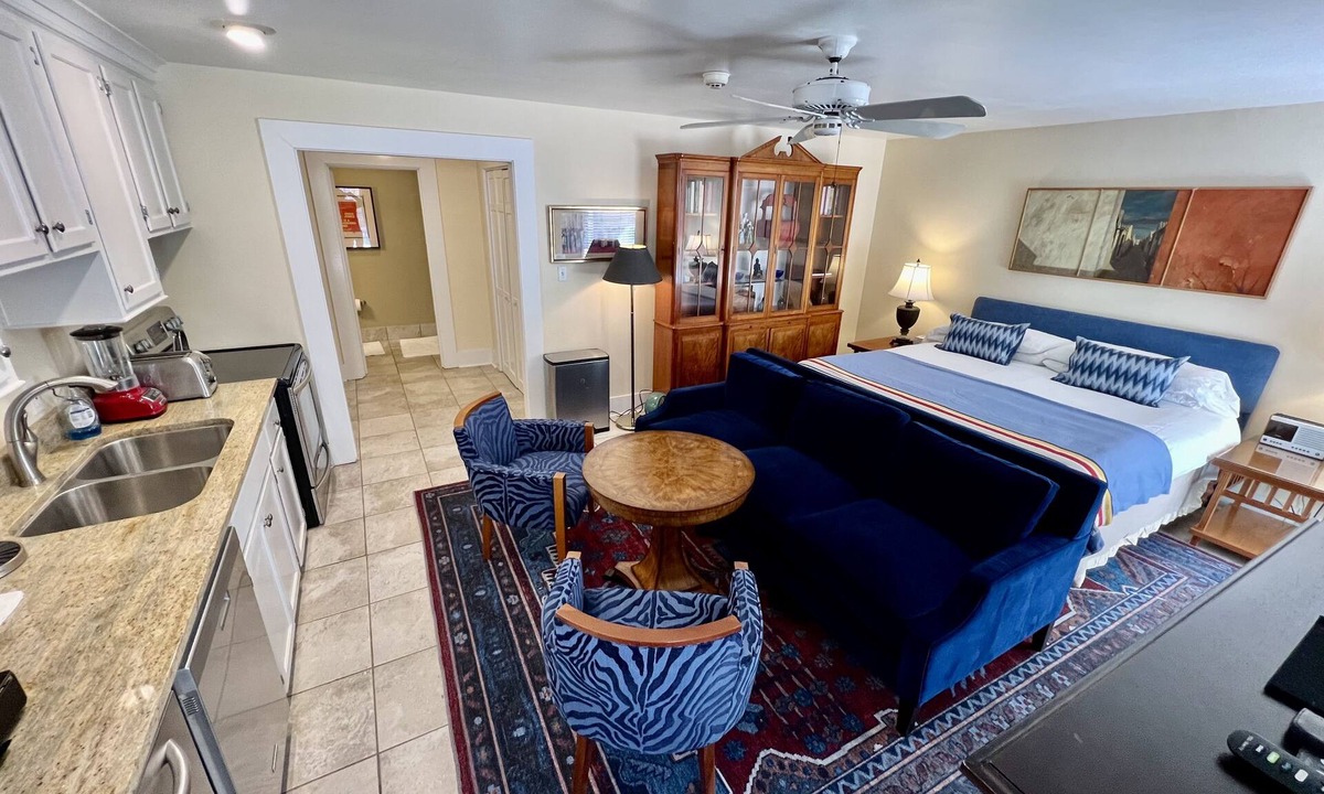 Vicksburg House | Private Pool House in Historic Vicksburg