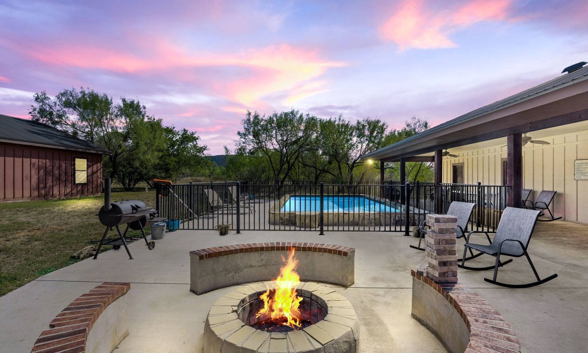 Sabinal House | Private Pool | In Concan | Family Fun