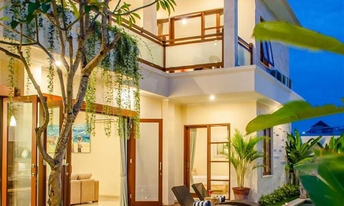 Dewi Sri Villa | Private Pool, Lush Greenery, Walk Distance to Beach, Fit for Large Group of 15!!