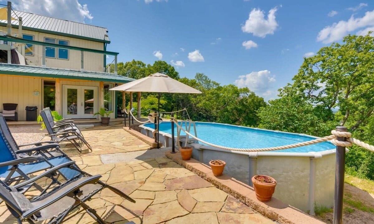 Eureka Springs Apartment | Private Pool | Private Hot Tub | No Cleaning Fee