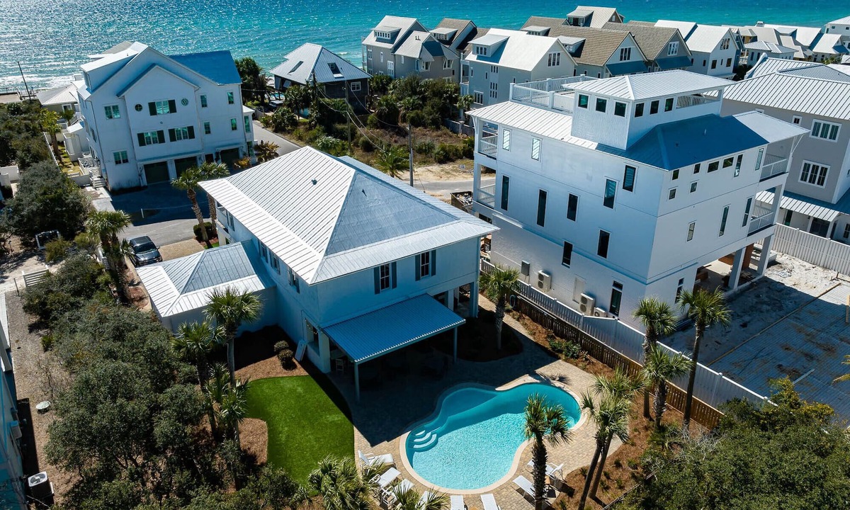 Inlet Beach House | Private pool Sleeps 18. 2min walk to beach. Free beach set ups plenty of Beach!