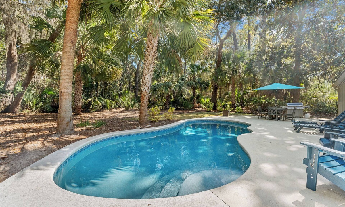 Heritage Woods House | Private Pool ~ Cabana ~ 5 Deer Run Lane