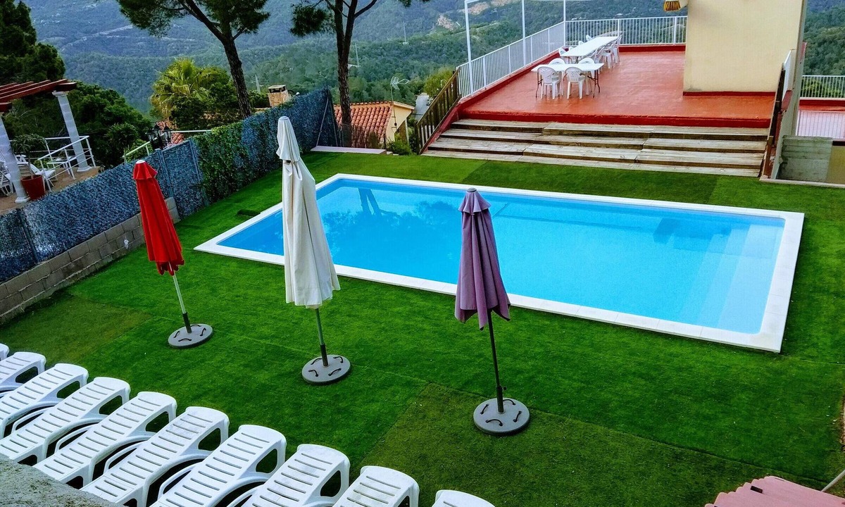 Lloret de Mar Cottage | Private Pool Villa for 12, Only 3.5km from Beach