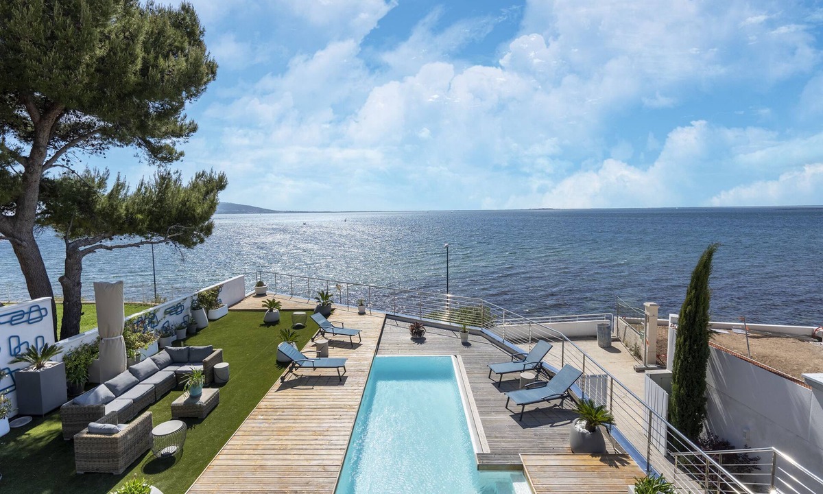 Meze Villa | Private pool villa with magical lagoon view