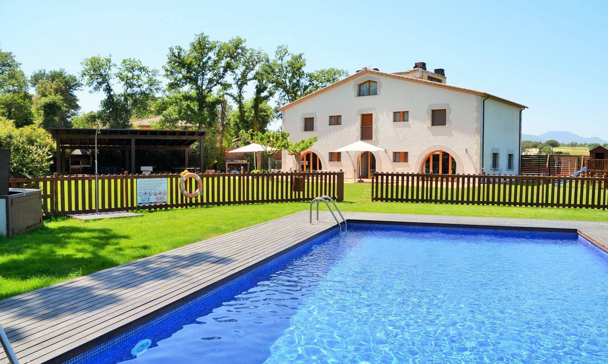 Eixample Villa | Private pool, Wellness area and location 20 minutes from Girona and Costa Brava