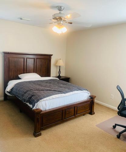 Cypress House | Private Queen Room Cypress 290, TX