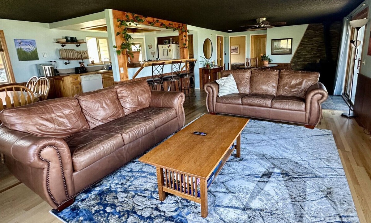 Big Arm House | Private, relaxing, large fenced yard