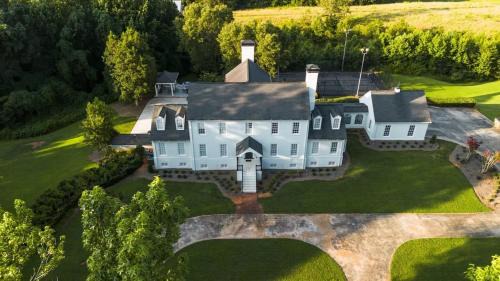 Gainesville House | Private Resort - Lake Lanier Paradise
