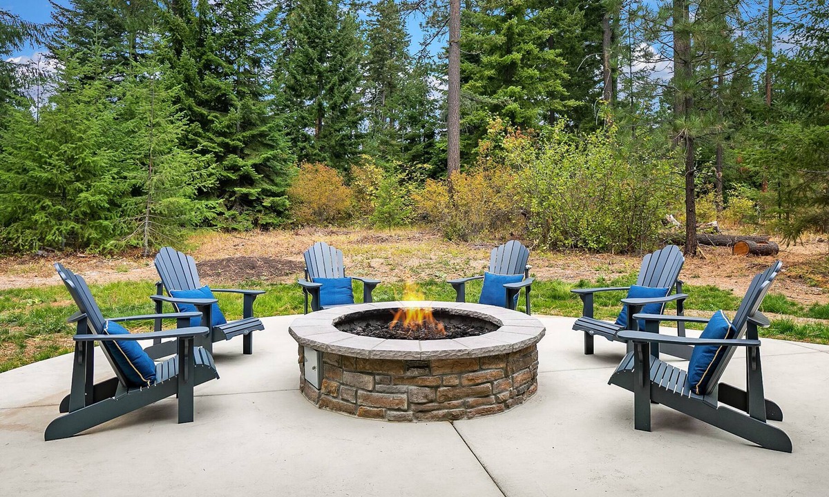 Cle Elum House | Private retreat in Suncadia! Game Room*Hot Tub*Fire Pit