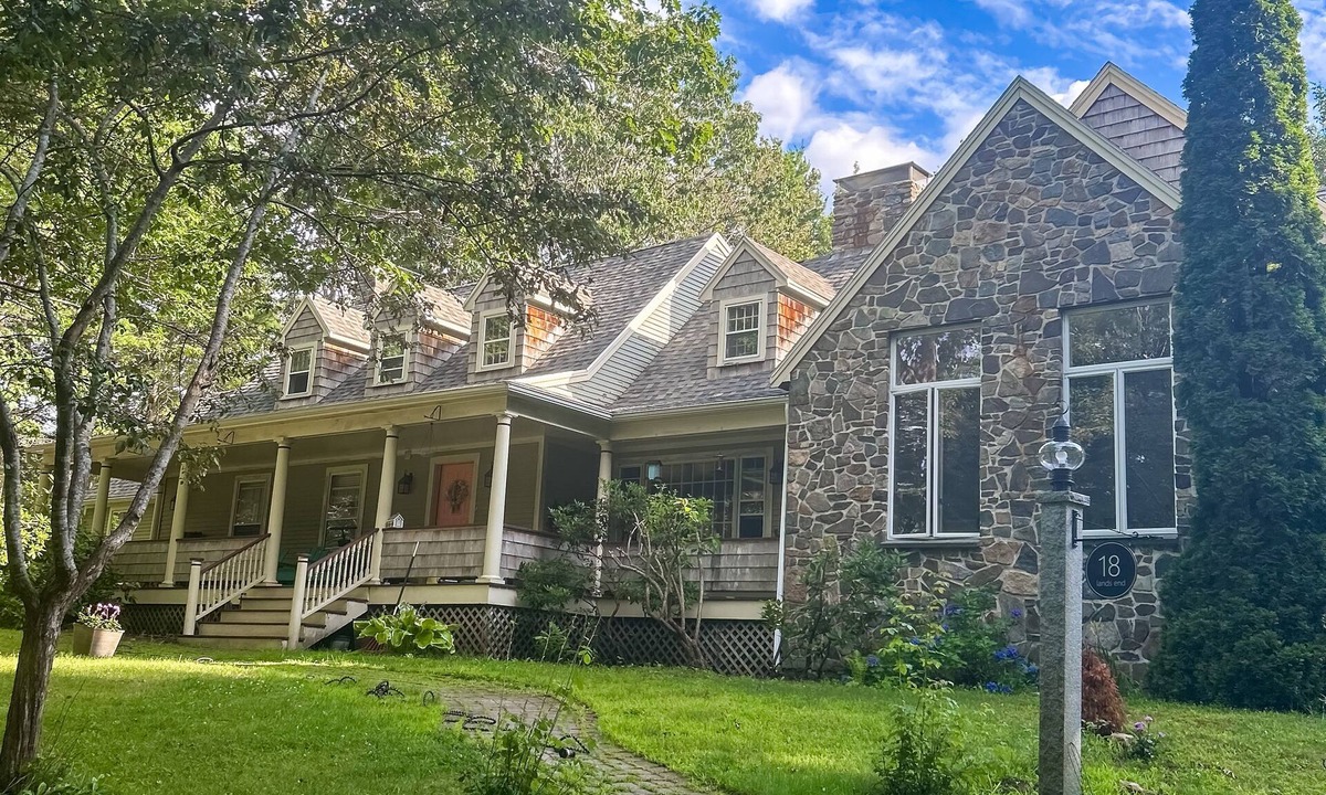 Cape Porpoise House | Private retreat offering multigenerational comfort and tranquil harbor access.