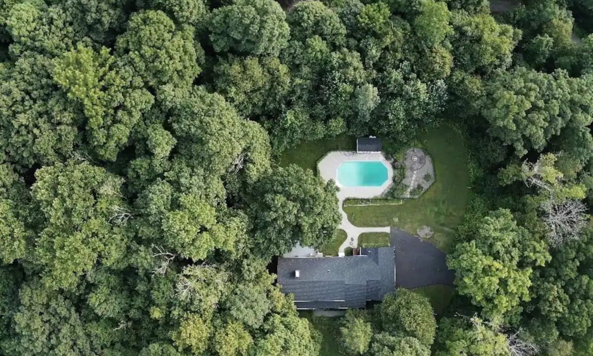 Warwick House | Private Retreat w/Pool, Hot Tub & Fire Pit, Perfect for Groups!