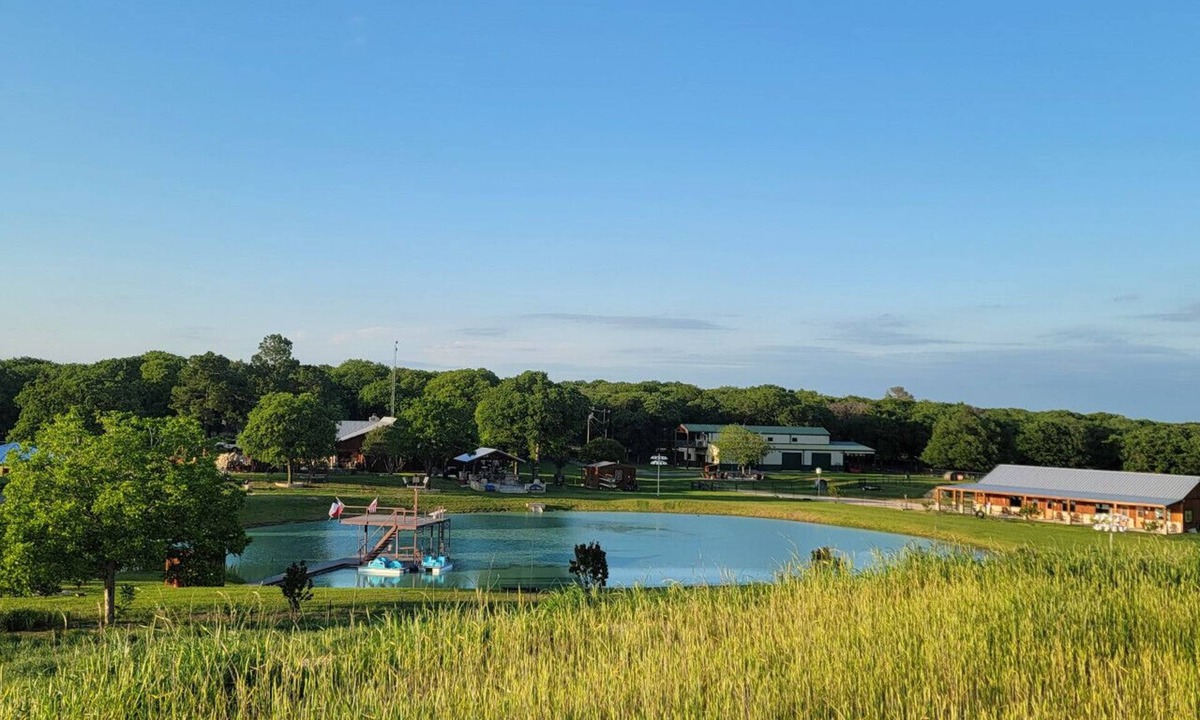 Wise County Other | Private Retreat with Pond, Pool and Hot Tub