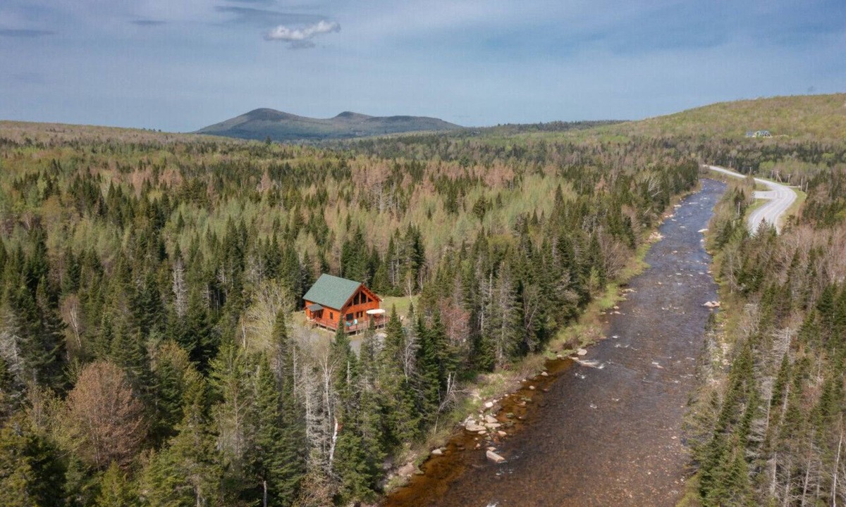 Twin Mountain Cabin | Private Riverfront Cabin at Bretton Woods