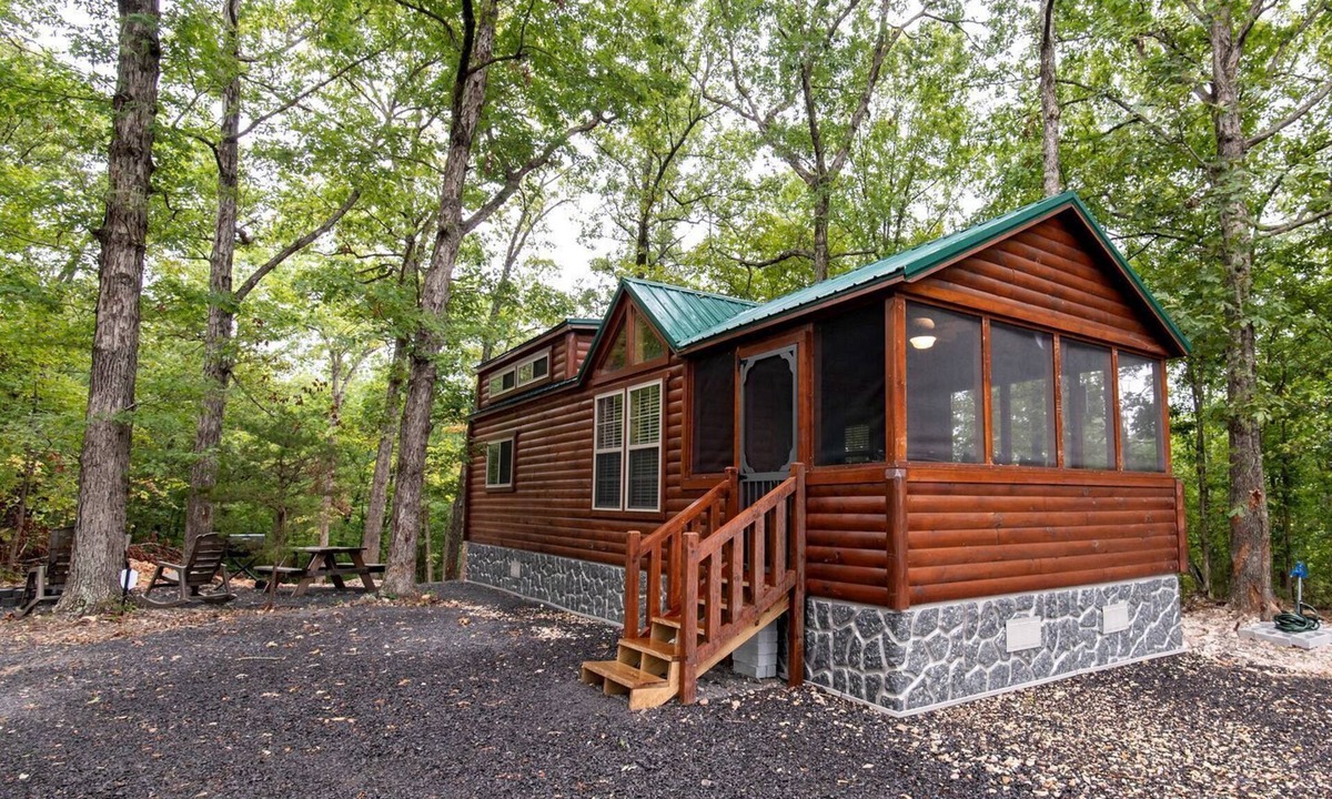 Marshall Cabin | Private Romantic Cabin with Mountain Views and Covered Porch in Arkansas
