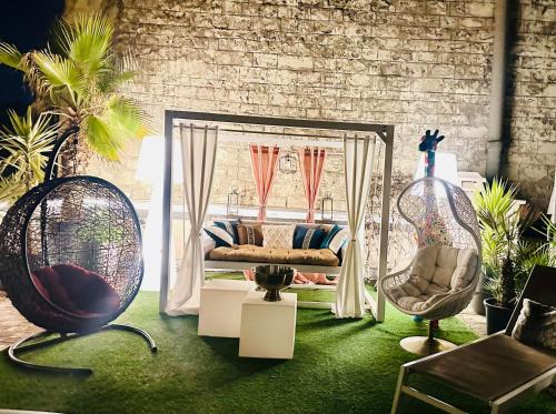 La Celle-sous-Gouzon Apartment | Private Rooftop Jacuzzi