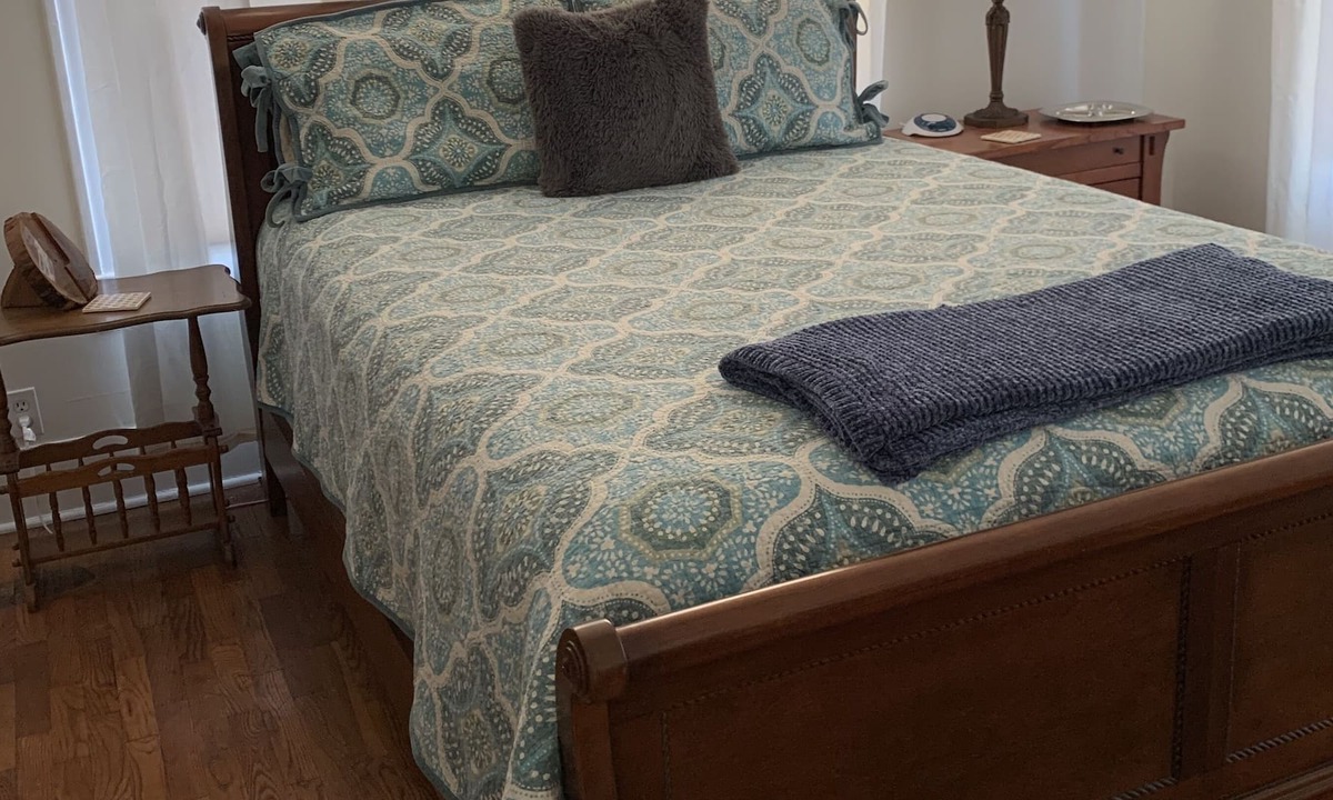 Batesville House | Private Room and Shared Bath in Historic Batesville.