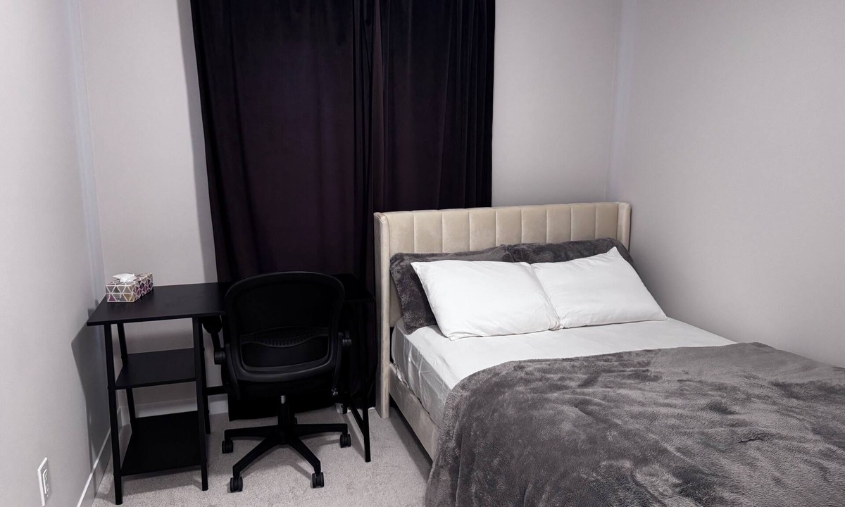 Ottawa Division House | Private Room & Bath with dedicated Workspace in Barrhaven, Ottawa