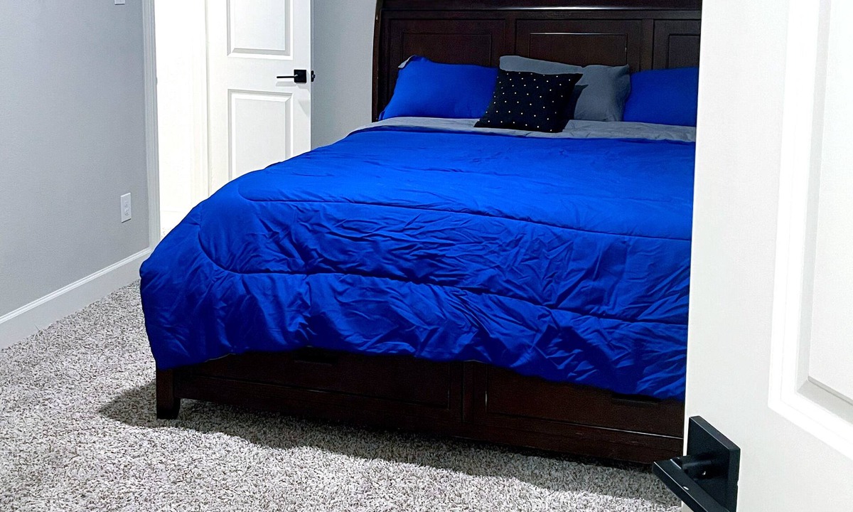 Anna House | Private Room Beautiful, Quite, Clean king bed Newly Built home.
