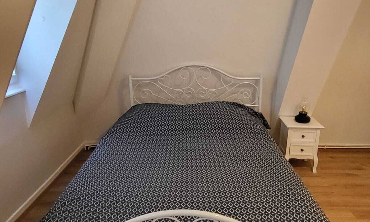 Saint-Just-d'Avray Bed & Breakfast | Private room on 3rd floor