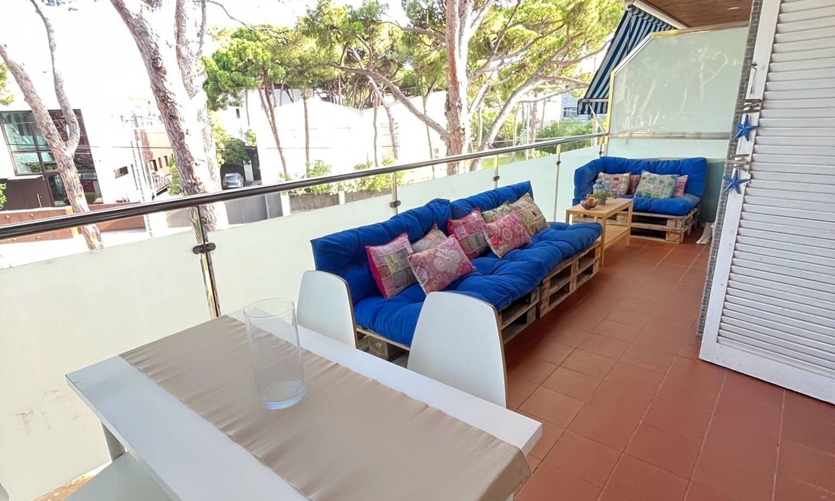 Castelldefels House | Private Room in Castelldefels, a 3-minute walk from the beach