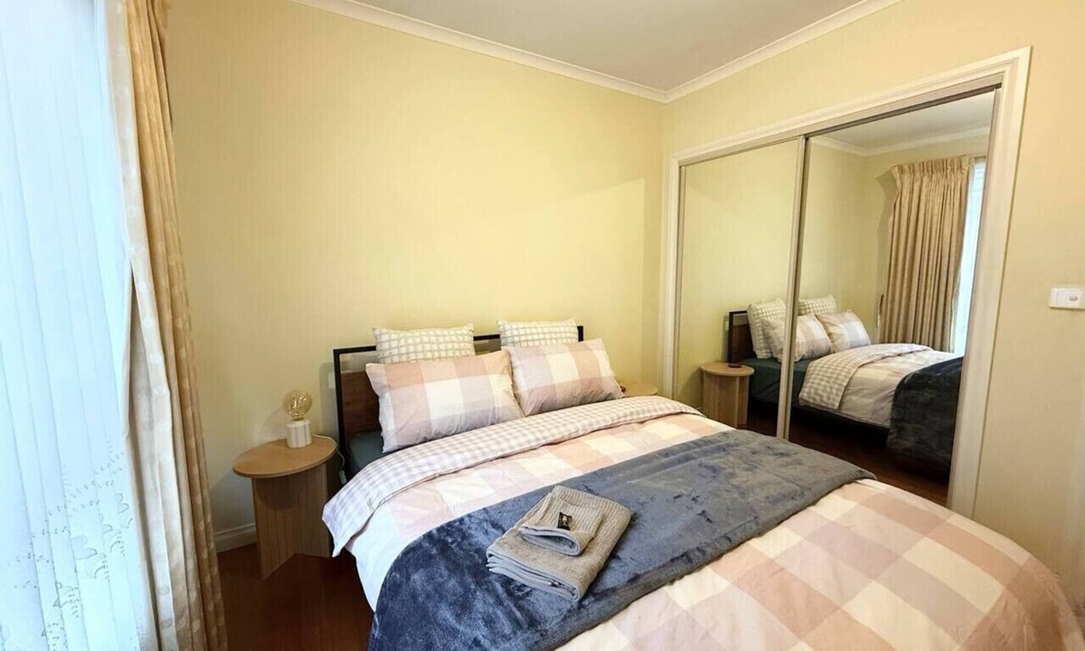 Bentleigh House | Private Room | Walk to Train, Cafes, & Shops