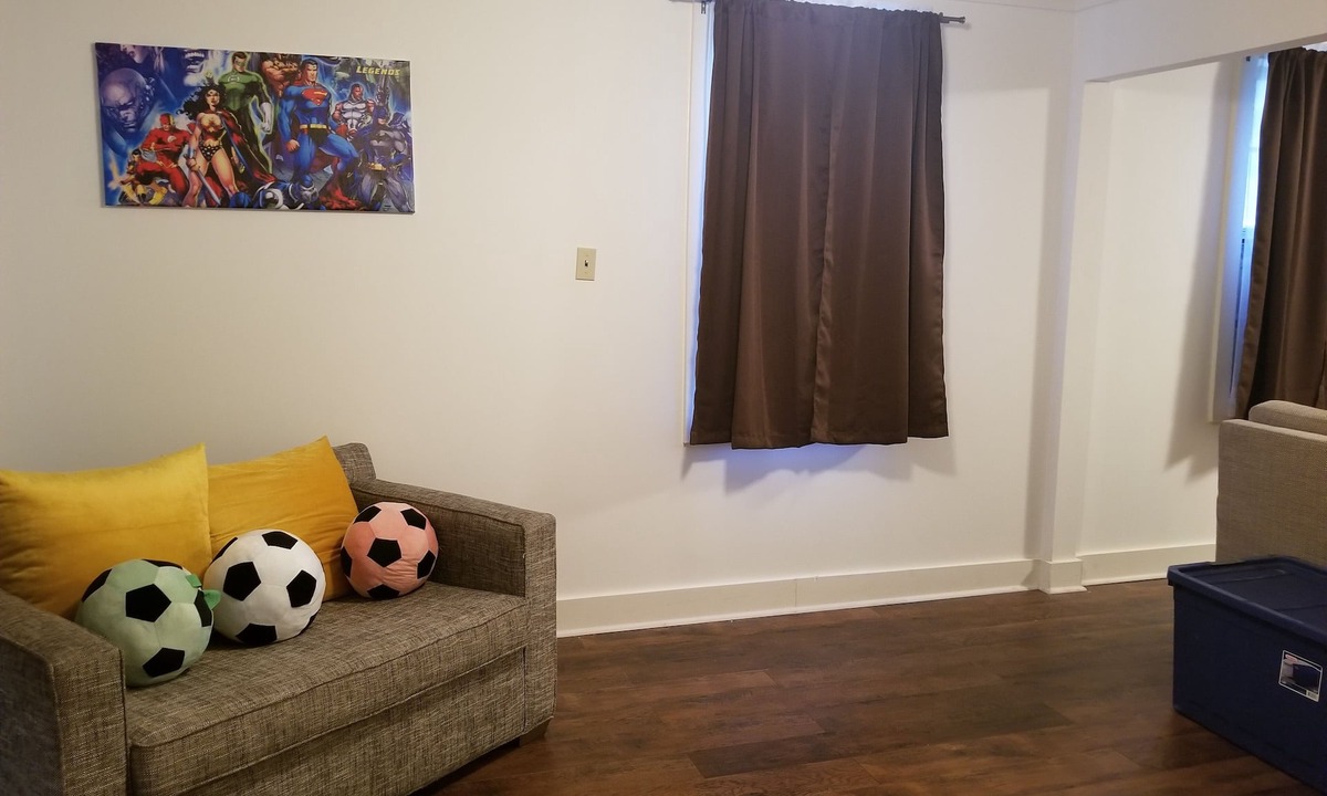 Memphis House | Private room with bath