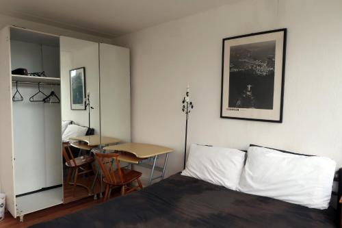 Faraday House | PRIVATE ROOMS - SHARED BATHROOM - Elephant & Castle