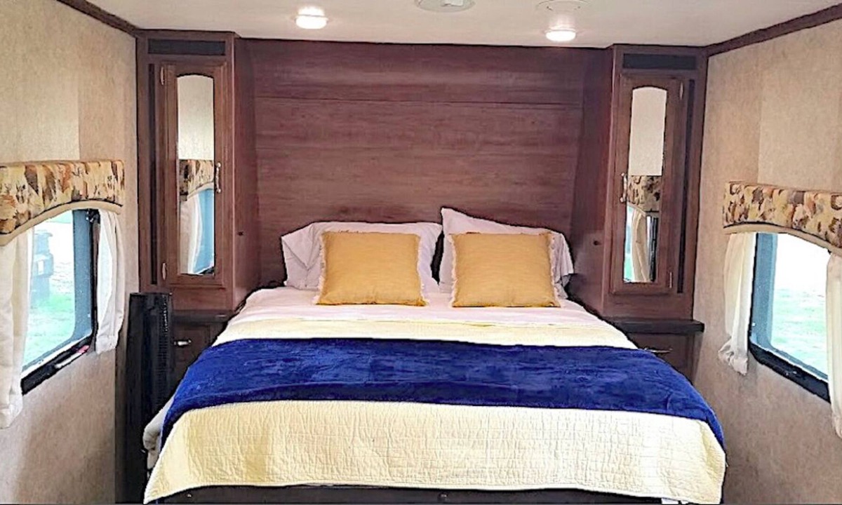 Bryan House | Private RV on 12-acres