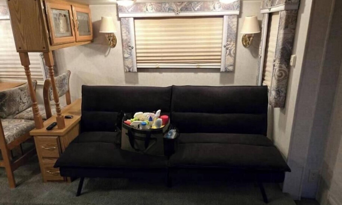 Big Spring Cabin | Private RV Rental in the Permian Basin - WiFi, Full Kitchen, En-Suite