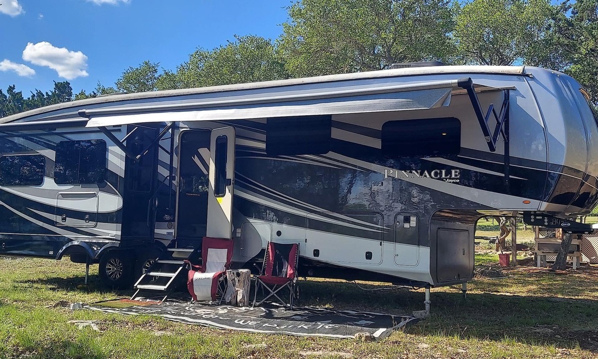 Boerne House | Private RV Retreat | King Bed, Kitchen & Bath