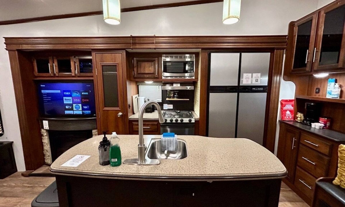 West Odessa House | Private RV Retreat with Fast Wi-Fi + Workspace